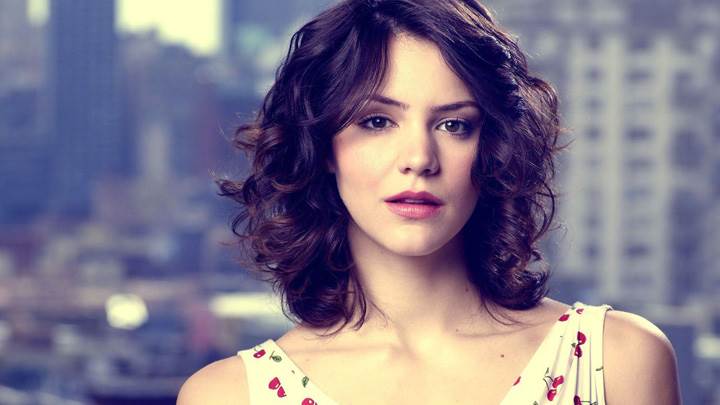 Katharine McPhee Red Lips Looking At Camera Cute Photoshoot